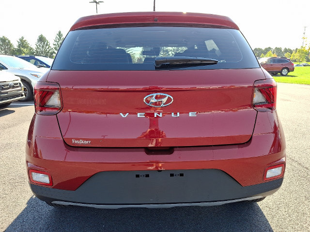 Used 2025 Hyundai Venue Limited FWD image 6