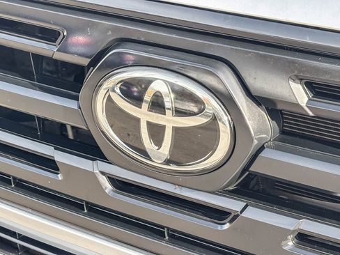 Used 2019 Toyota Tacoma SR5 image 10