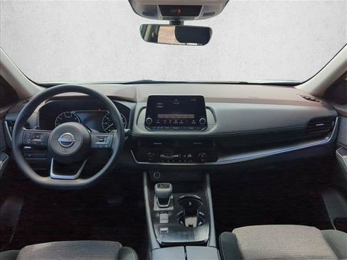 Certified 2022 Nissan Rogue SV FWD image 17