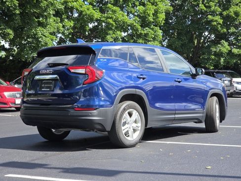 Used 2023 GMC Terrain SLE FWD image 17