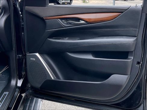 Used 2016 Cadillac Escalade ESV Premium AWD/4WD image 21
