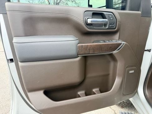 Used 2023 GMC Sierra 3500 Denali w/ Denali Ultimate Package image 10