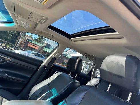 Used 2014 Nissan Altima 2.5 SL w/ Technology Package FWD image 13