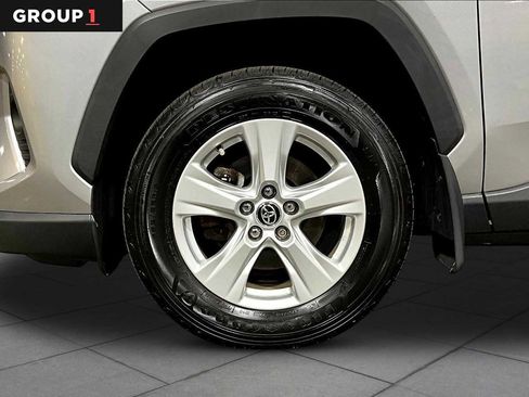 Used 2020 Toyota RAV4 XLE w/ Convenience Package image 11