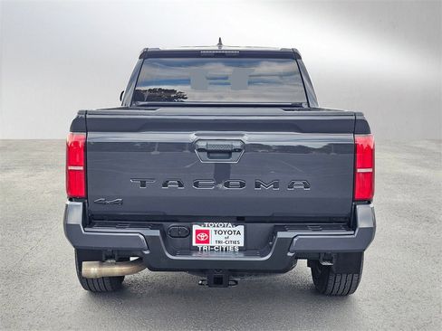 Used 2024 Toyota Tacoma TRD Sport image 4