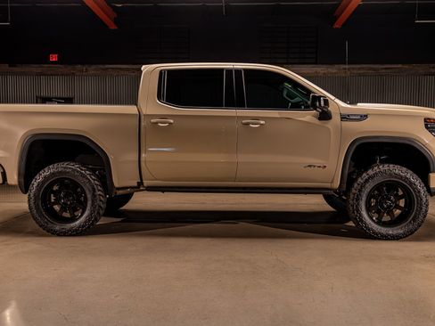 Used 2022 GMC Sierra 1500 AT4 image 11