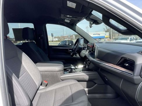 Used 2025 Chevrolet Tahoe LS image 15