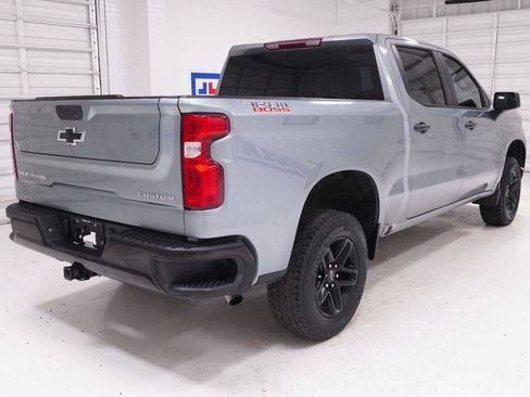 Used 2025 Chevrolet Silverado 1500 Custom Trail Boss AWD/4WD image 25