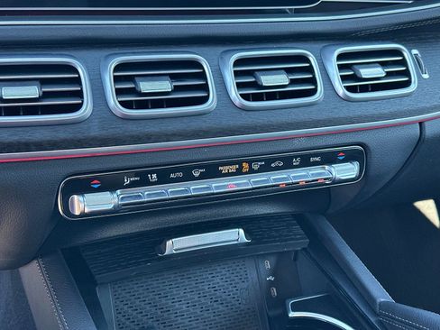 Certified 2025 Mercedes-Benz GLS 450 4MATIC image 22