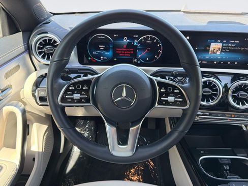 Used 2023 Mercedes-Benz CLA 250 image 8