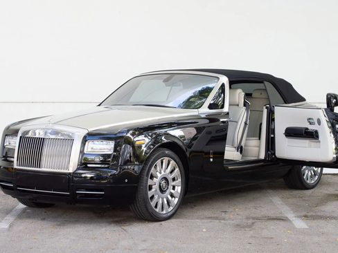 Used 2016 Rolls-Royce Phantom Drophead Coupe image 7