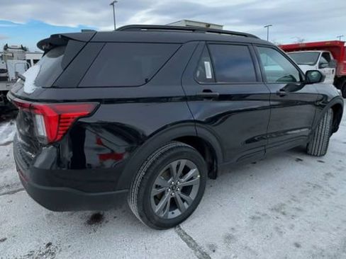 New 2026 Ford Explorer Active w/ Active Comfort Package image 2