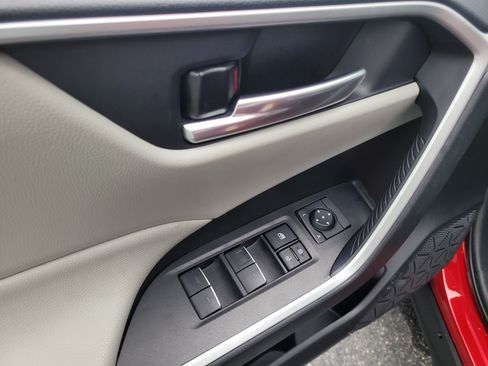 Certified 2025 Toyota RAV4 XLE w/ Convenience Package FWD image 19