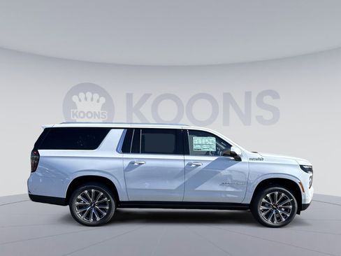 New 2026 Chevrolet Suburban High Country image 8