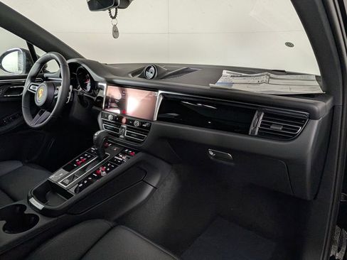 New 2026 Porsche Macan AWD/4WD image 19