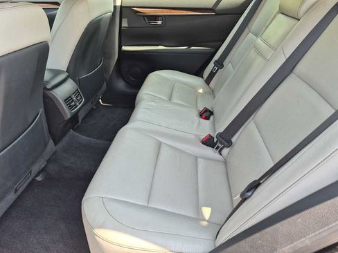 Used 2015 Lexus ES 350 w/ Luxury Package FWD image 21