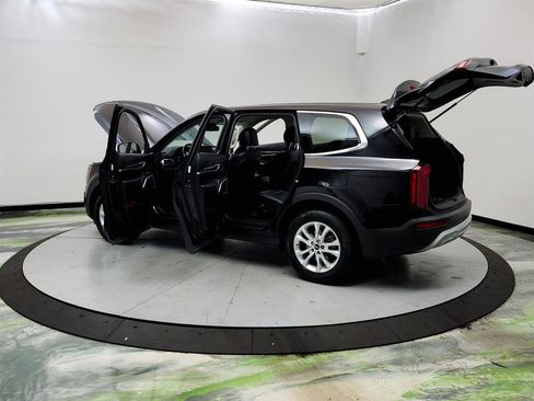 Used 2022 Kia Telluride LX FWD image 12