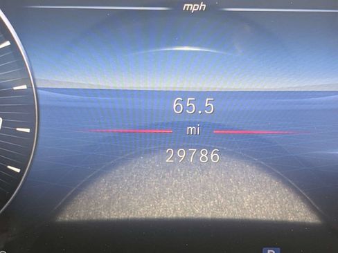 Used 2024 Mercedes-Benz GLC 300 4MATIC image 30