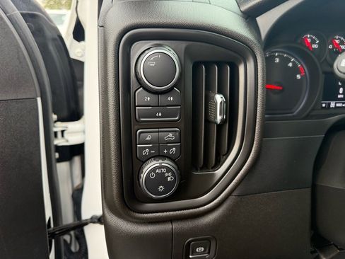 Used 2024 Chevrolet Silverado 3500 W/T image 19