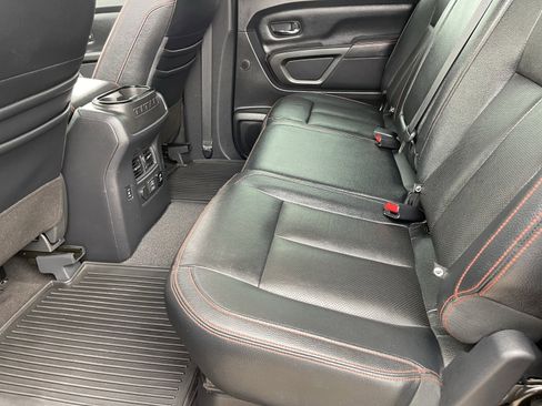 Used 2020 Nissan Titan PRO-4X w/ Pro-4x Convenience Package image 18