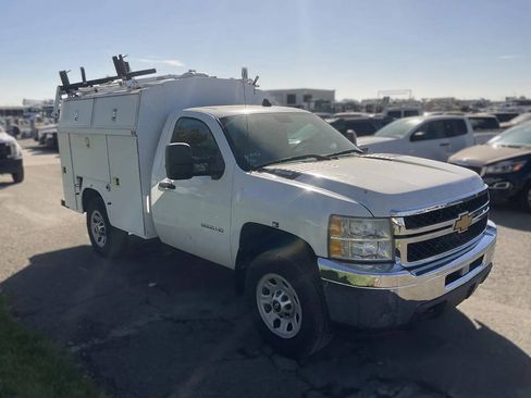 Used 2013 Chevrolet Silverado 3500 W/T RWD image 2