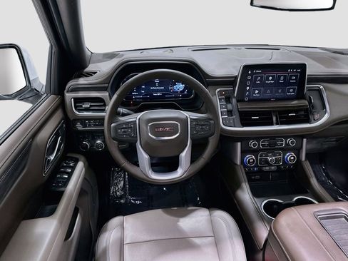 Used 2023 GMC Yukon XL SLT w/ SLT Luxury Package AWD/4WD image 24