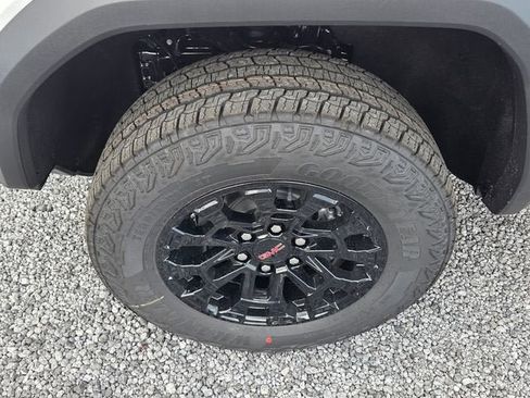 New 2026 GMC Canyon Elevation w/ Convenience Package RWD image 9