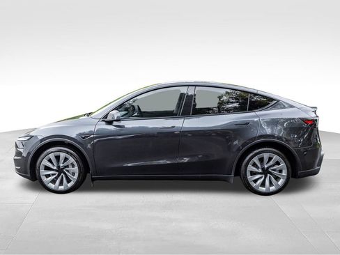 Used 2026 Tesla Model Y AWD image 10
