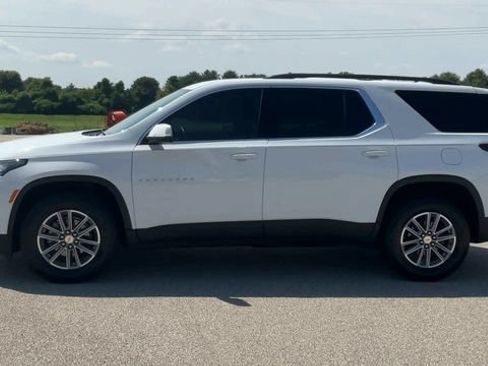 Used 2022 Chevrolet Traverse LT FWD image 5