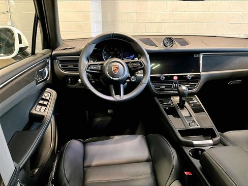 New 2026 Porsche Macan GTS image 18