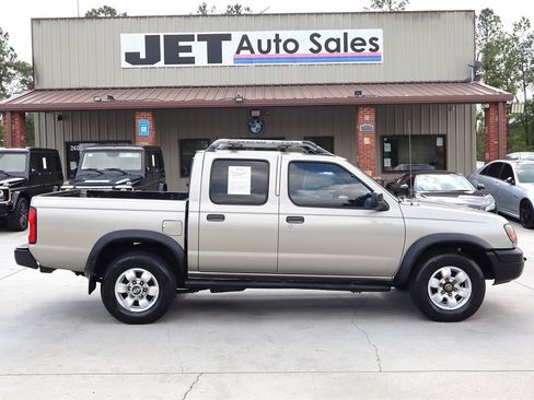Used 2000 Nissan Frontier XE RWD image 8