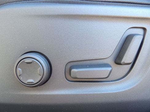 New 2026 Volvo XC40 B4 Core w/ Climate Package image 12