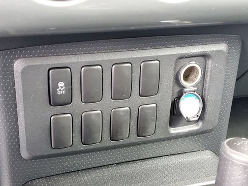 Used 2012 Toyota FJ Cruiser 4WD w/ Convenience Pkg image 21