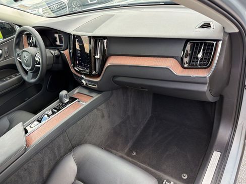 Certified 2024 Volvo XC60 B5 Plus w/ Protection Package Premier AWD/4WD image 31