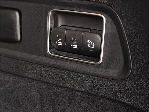 Certified 2025 Mercedes-Benz GLS 450 4MATIC image 6