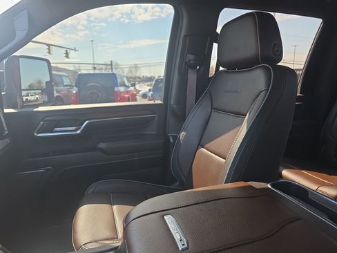 Used 2024 GMC Sierra 2500 Denali w/ Denali Reserve Package image 44