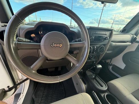 Used 2009 Jeep Wrangler Unlimited X image 14