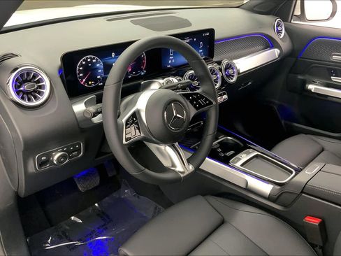 New 2026 Mercedes-Benz GLB 250 image 21