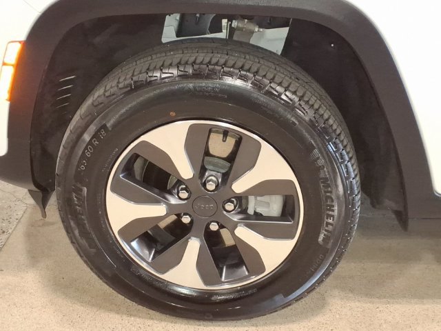 Used 2023 Jeep Grand Cherokee 4WD 4xe w/ Luxury Tech Group II image 10