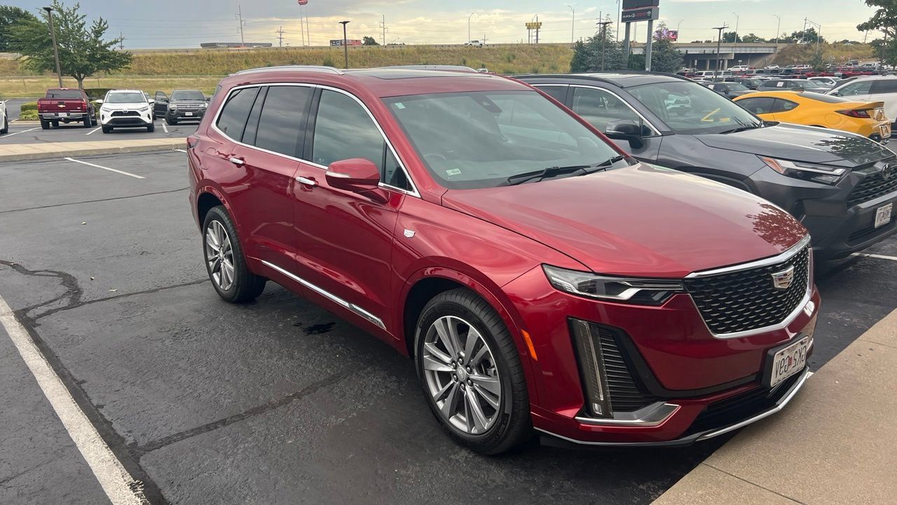 Used 2023 Cadillac XT6 Premium Luxury AWD/4WD image 1