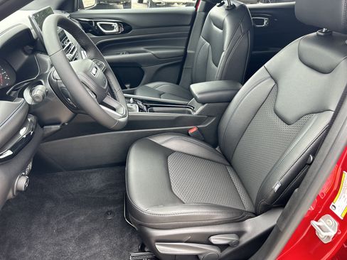 New 2025 Jeep Compass Latitude w/ Altitude Special Edition image 9