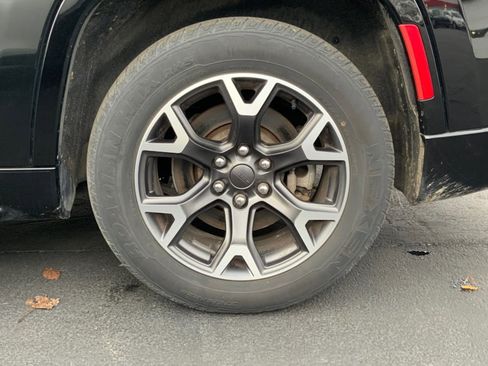 Used 2023 Jeep Wagoneer Series III w/ Preferred Equipment Group image 29