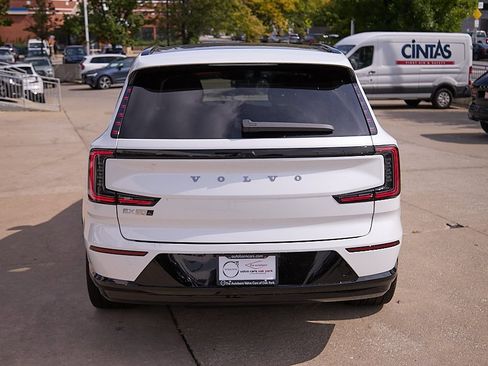 New 2025 Volvo EX90 Ultra image 8