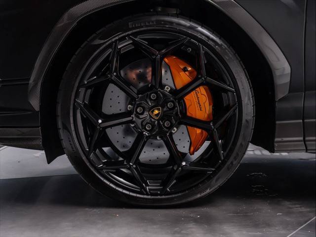 Used 2024 Lamborghini Urus Performante AWD/4WD image 14