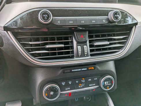 Used 2020 Ford Escape SE Sport image 23