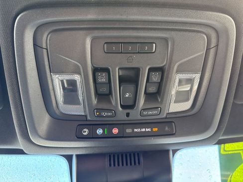 Used 2023 Chevrolet Silverado 1500 High Country w/ High Country Premium Package image 30