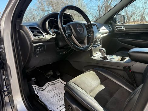 Used 2021 Jeep Grand Cherokee Laredo X image 17