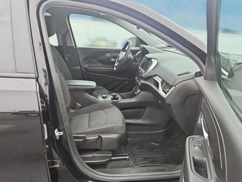 Used 2022 GMC Terrain SLE w/ Driver Convenience Package image 13
