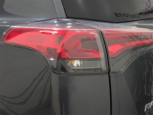 Used 2018 Toyota RAV4 XLE image 25