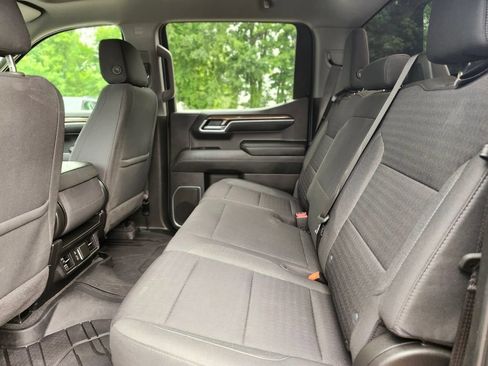 Used 2022 Chevrolet Silverado 1500 LT AWD/4WD image 16